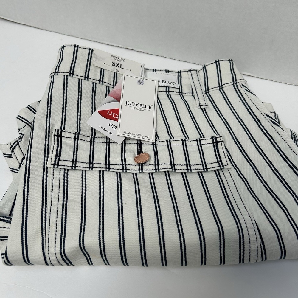 Judy Blue NWT High Waist White Striped Shorts Button Fly Size 3X Style #150078